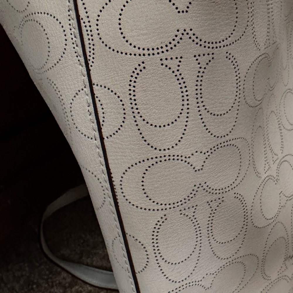 Coach Ivory Signature C Gallery Tote - Picture 13 of 14
